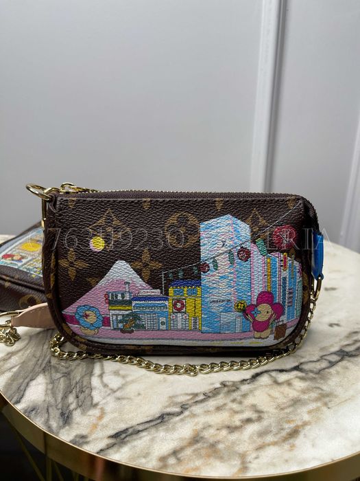Geanta Min Louis Vuitton - Pochette Accesoires cu Imprimeuri