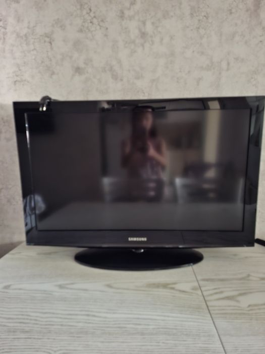 Телевизор Самсунг в идеальном состоянии