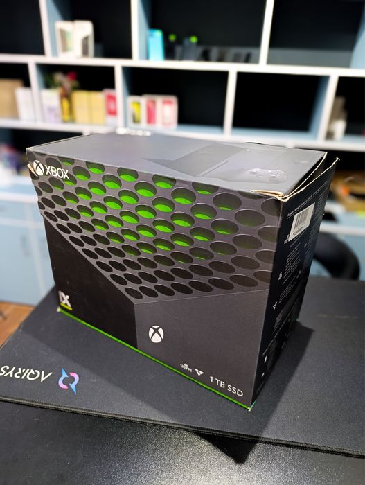 XBOX SERIES X - 1TB SSD - Stare Impecabila + Garantie