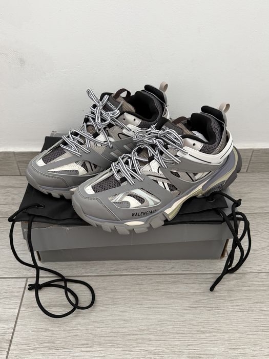 Balenciaga track
