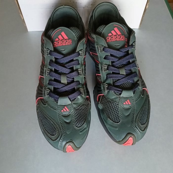 Vând adidas kaki