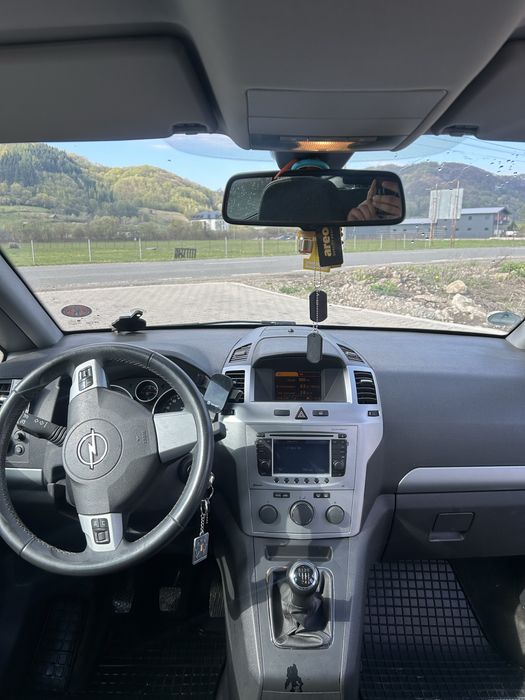 Opel Zafira 2012