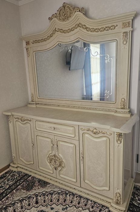 Пенал камот стенка для гостин