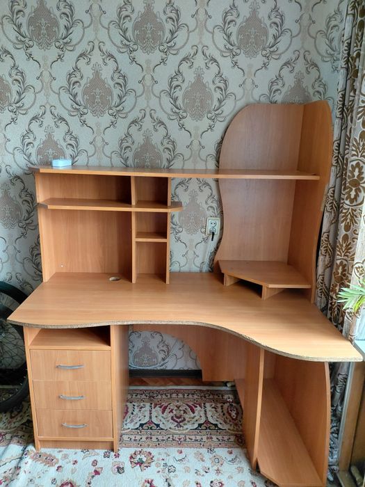 Компьютерный стол
