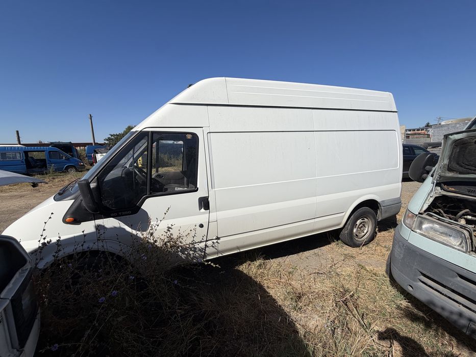 Бус Форд Транзит 2.4 дизел 90 к.с. T350 2000–2006 г. на части