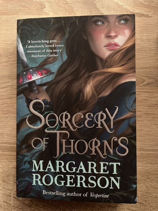 Фентъзи книга Sorcery of thorns