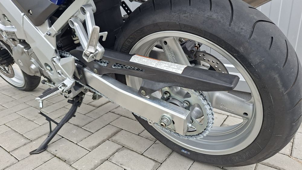 Suzuki SV650S an 2003 Yoshimura