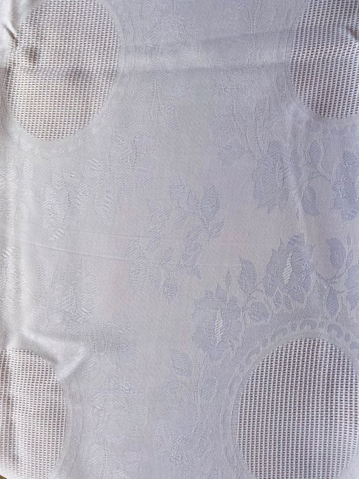 Продавам покривка за маса