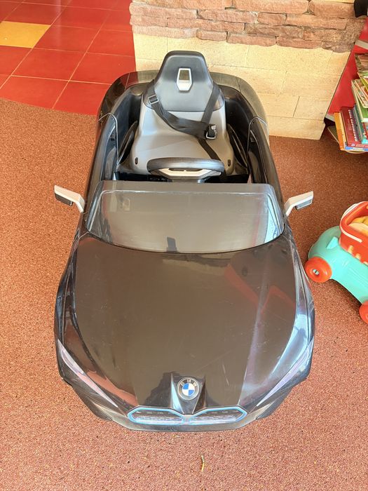 Акумулаторна кола bmw i4