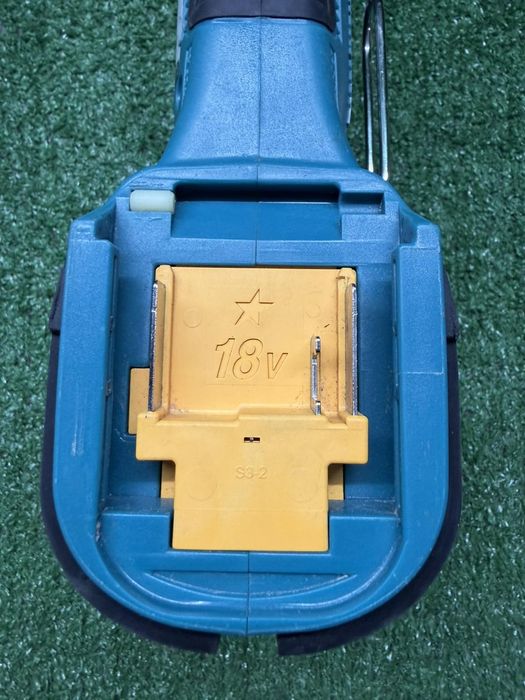 Винтоверт за гипсокартон Makita DFR550