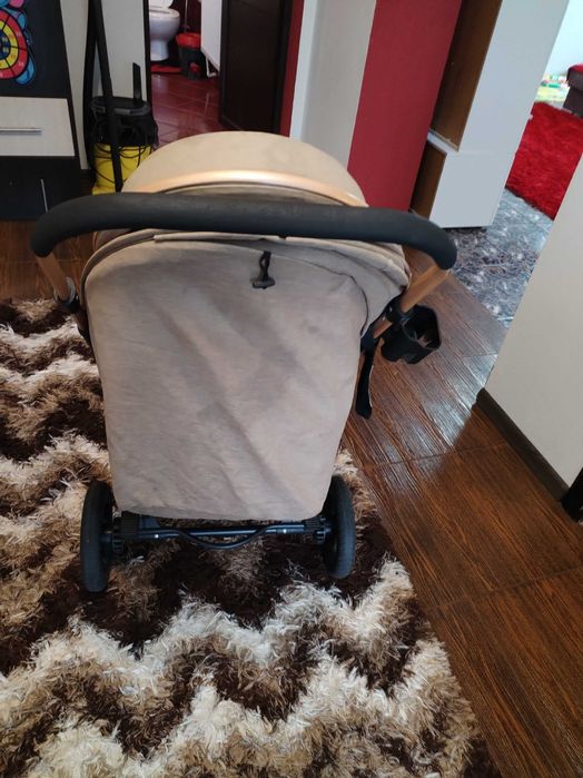 Vând Carucior sport Baby Care