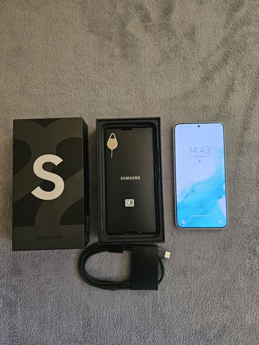 Samsung S22 8GB 256GB като нов