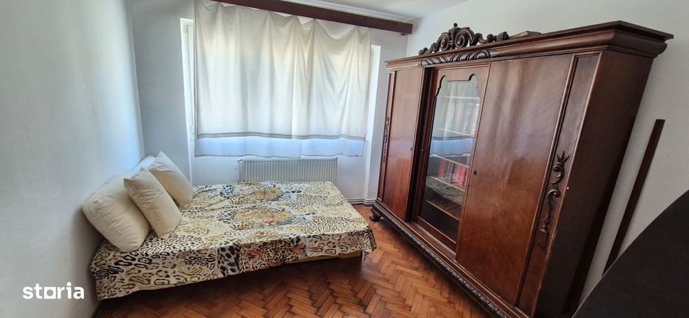 3 camere Romanilor / Bou' Rosu