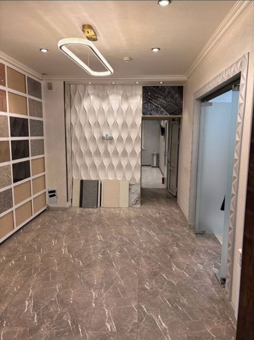 Ул.нукус Бутик Гламур сдаётся офис 2х-комнатный 72м2.