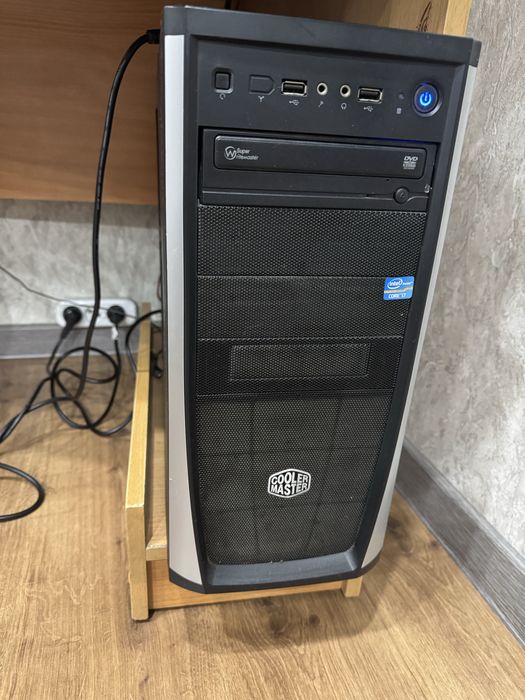 Продам компьютер со столом