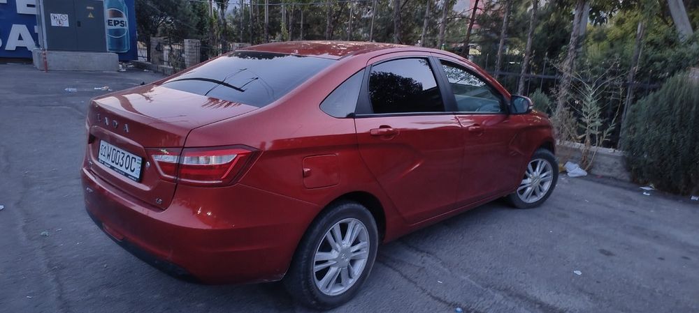 lada vesta 2018 yil.  robot karopka