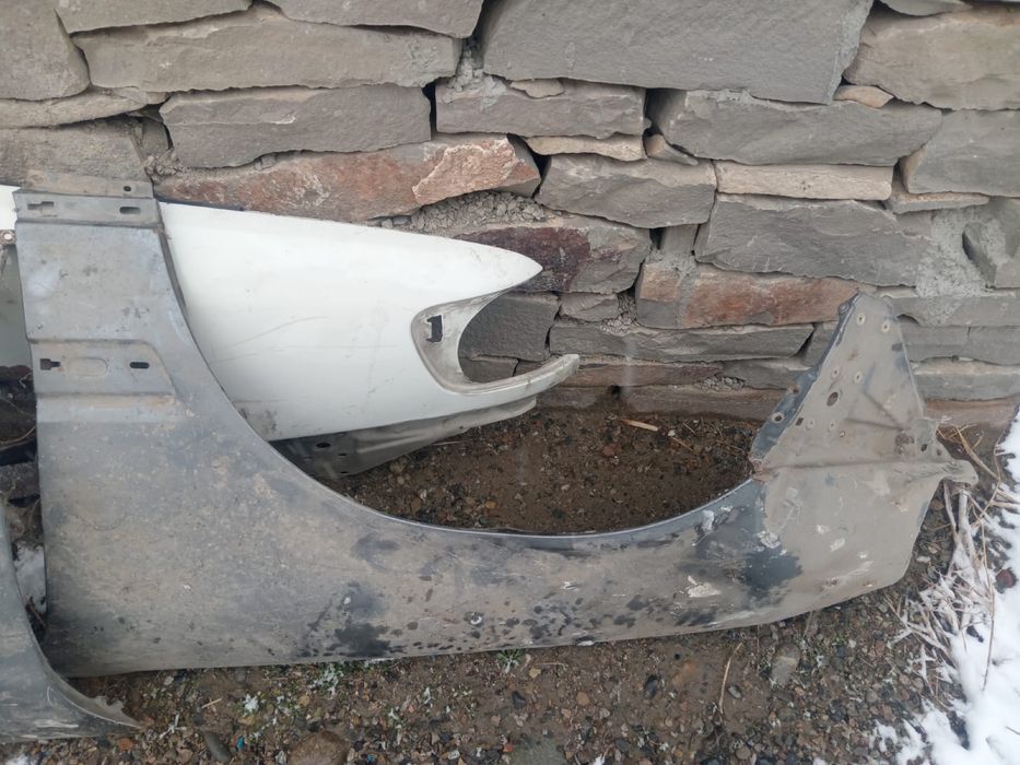 Ауди с4 крыло үшеуі 15 000тг