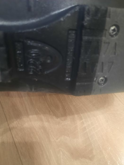 Vând Clapari Ski HEAD