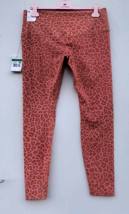 Nike оригинален дамски клин нов  Л размер