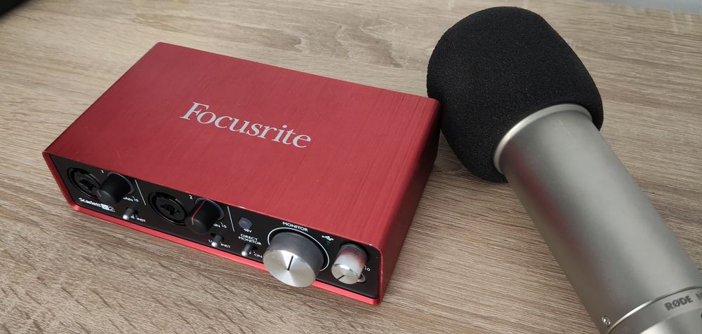 Kit Studio  Microfon Rode NT1 A - Interfata Focusrite Scarlett 2i2 Gen 2