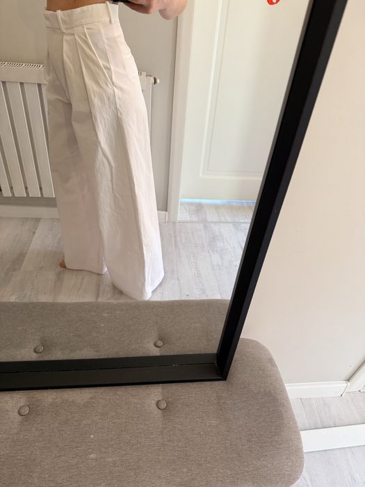 Pantaloni Zara marimea xs noi