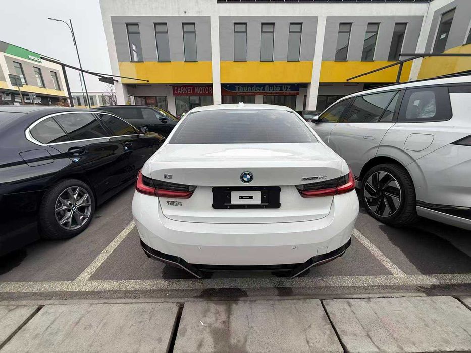 BMW i3 35L 2025г eDrive