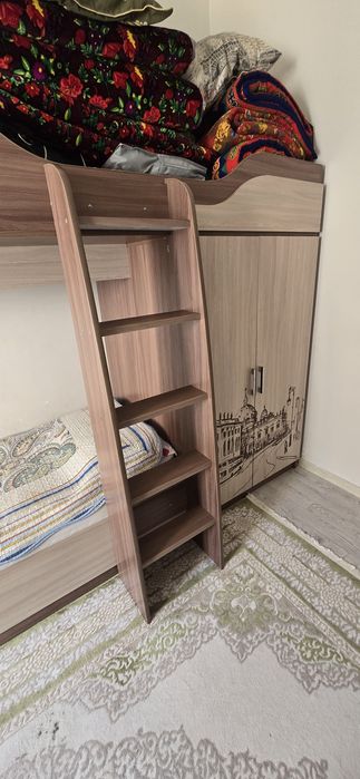 Двухьярусная кровать