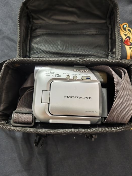 Vând camera video mini dv