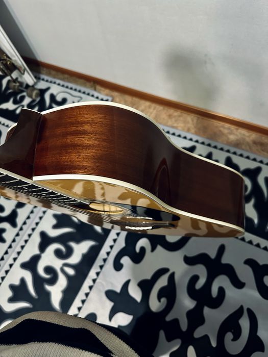 Продам гитару greg bennett