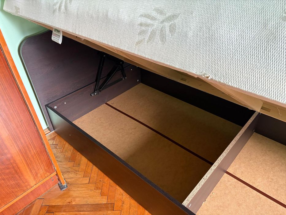 Pat de o singura persoana