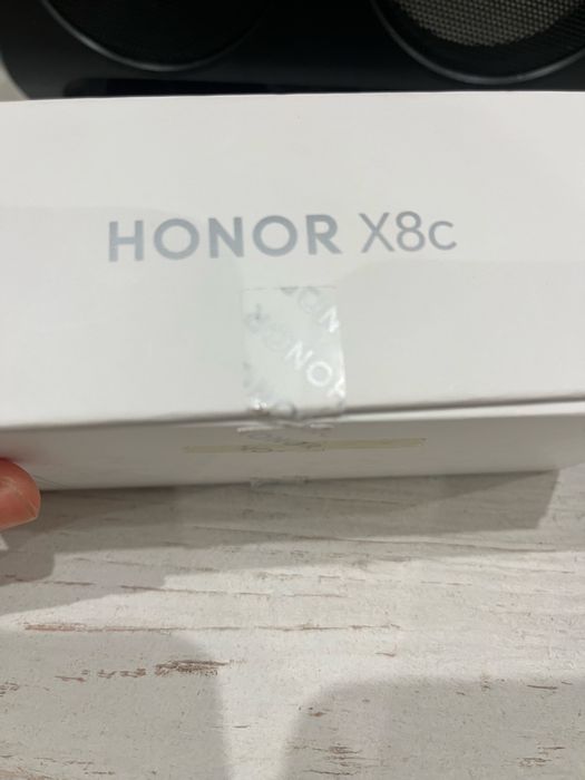 Продам новый смартфон HONOR X8C