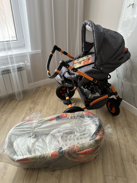 Продам детскую коляску 2 в 1