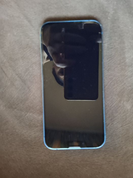 Vând Iphone 13 folosit,în stare perfecta,FARA SCHIMBURI.