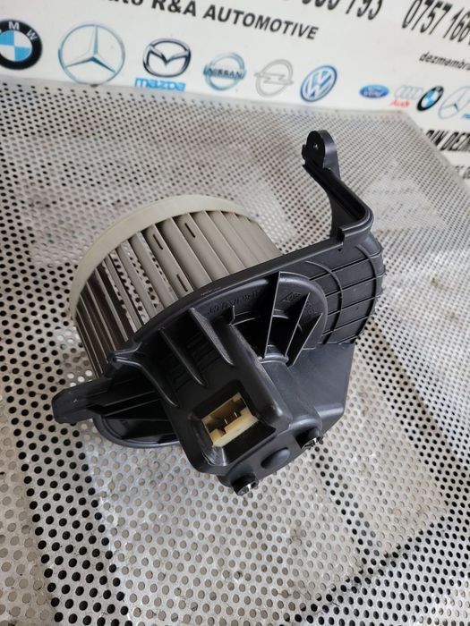 Aeroterma Bord Ventilator Habitaclu Renault Master An 2019-2020-2021-2022 Volan Stanga Originala De