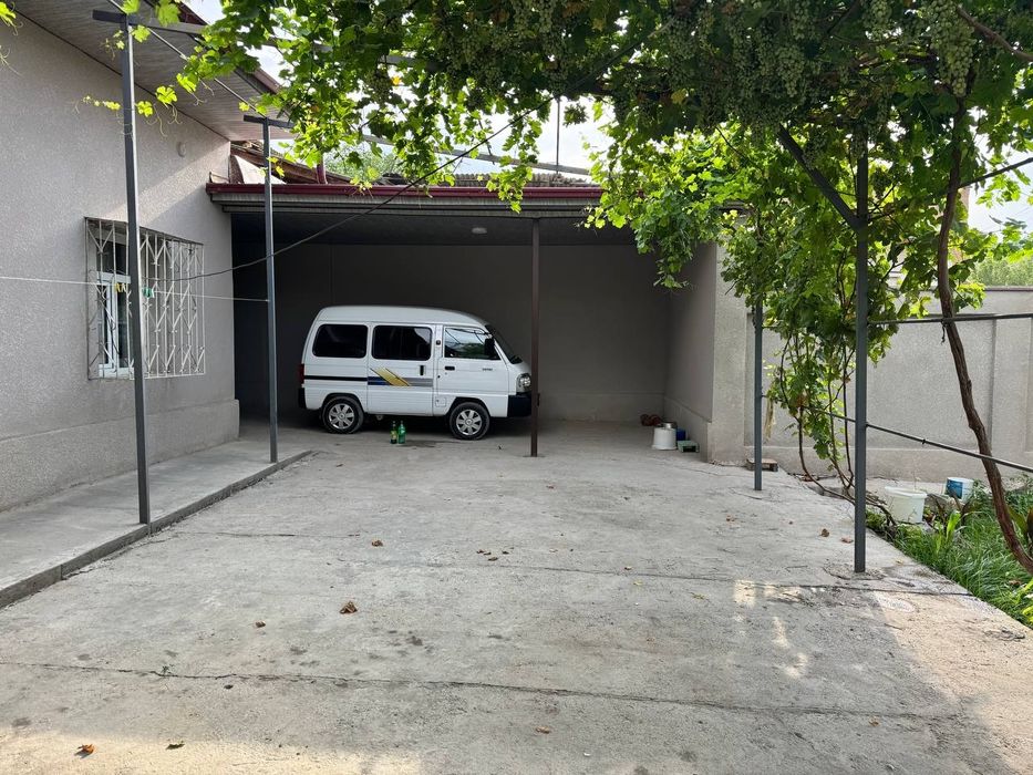 Ховли арзон нархда сотилади