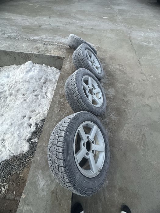 Нива диск с покришка