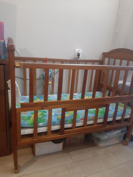 Детская кроватка