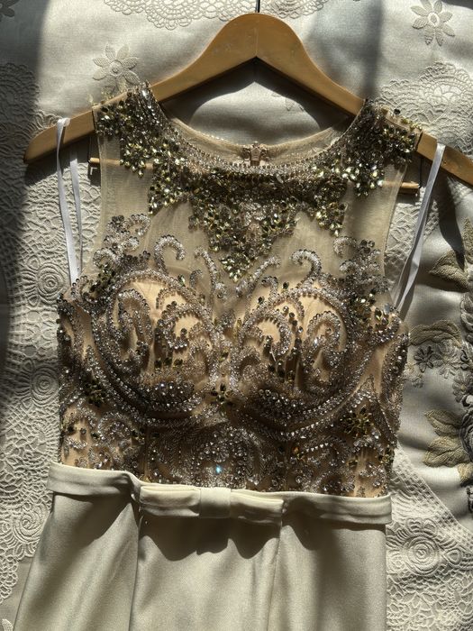 Платье вечернее