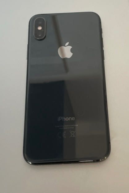Продавам IPhone XS