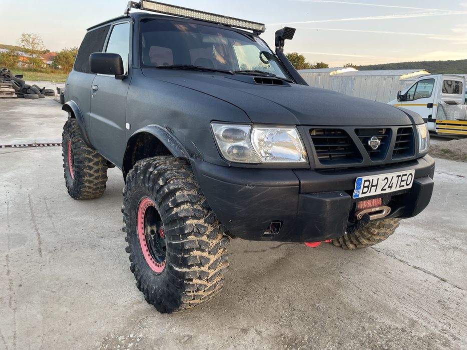Dezmembrez DOAR CAROSERIA Nissan Patrol y61