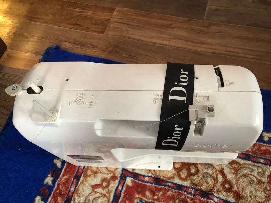 Продается швейная машина