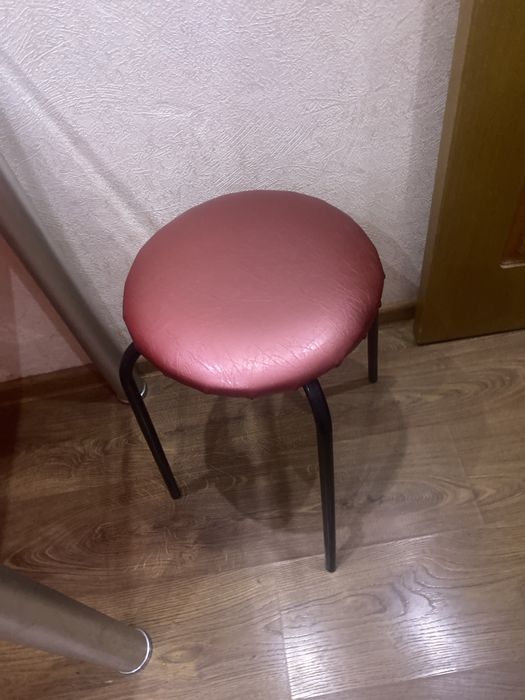 Стол кухонный стеклянный