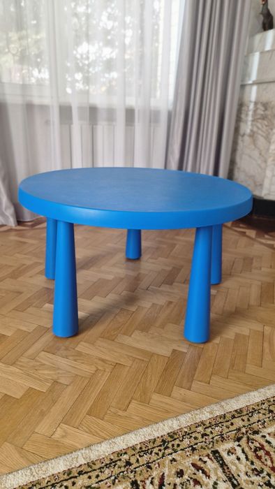 Продам детский стол и стульчик IKEA