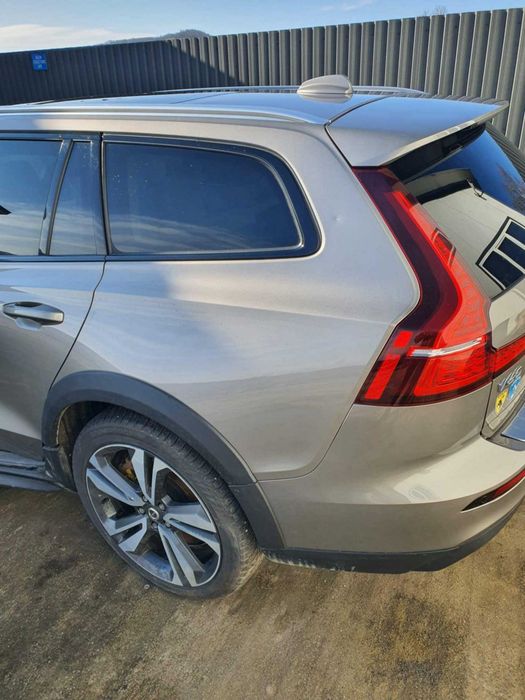 Aripa spate stanga dreapta Volvo V60 Cross Country 2018 2023
