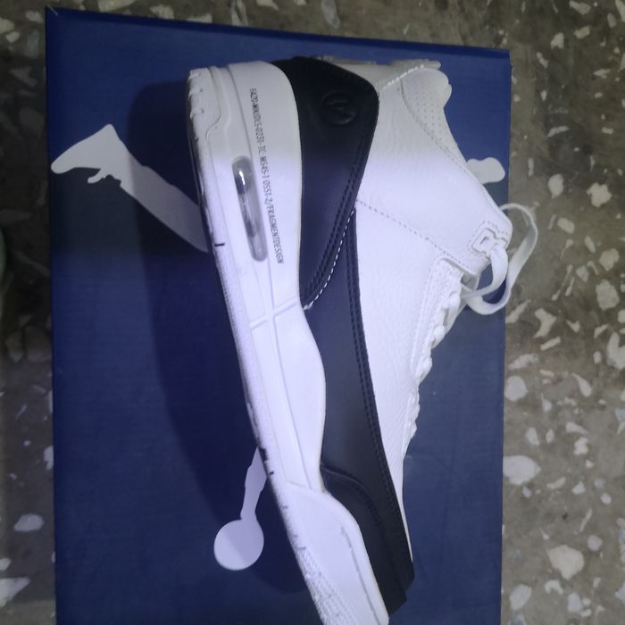 Продам кроссовки