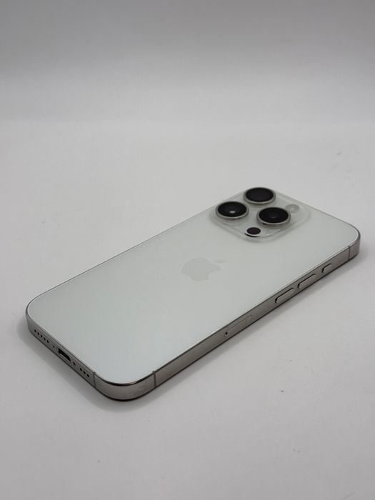 Magazin vinde Iphone 15 pro 128gb 90% Garantie