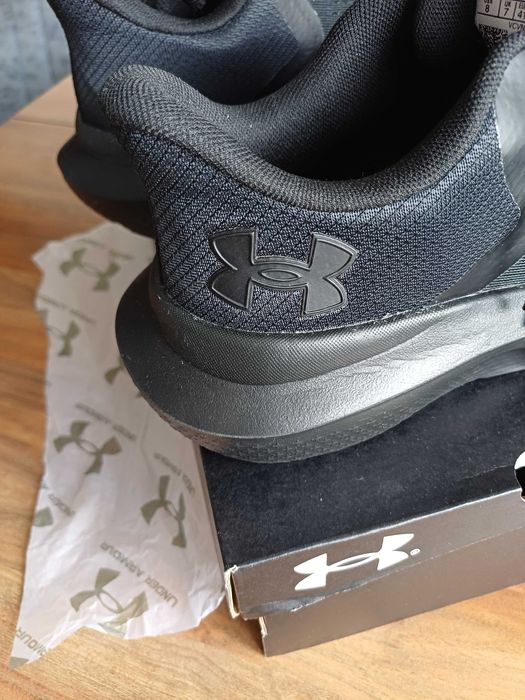 Маратонки  -  Under Armour