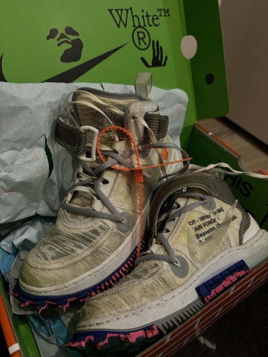 adidasi Nike x Off- White