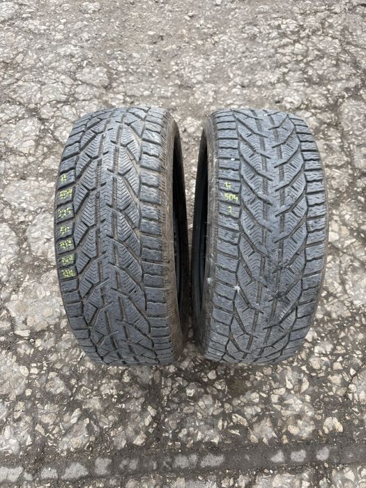 2 броя зимни гуми Tigar 225/50 R17 Dot 0824 ном 504