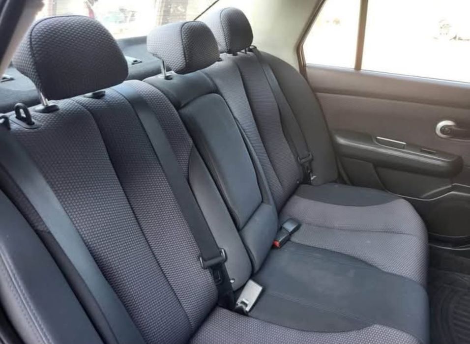 Vând Nissan Tiida
